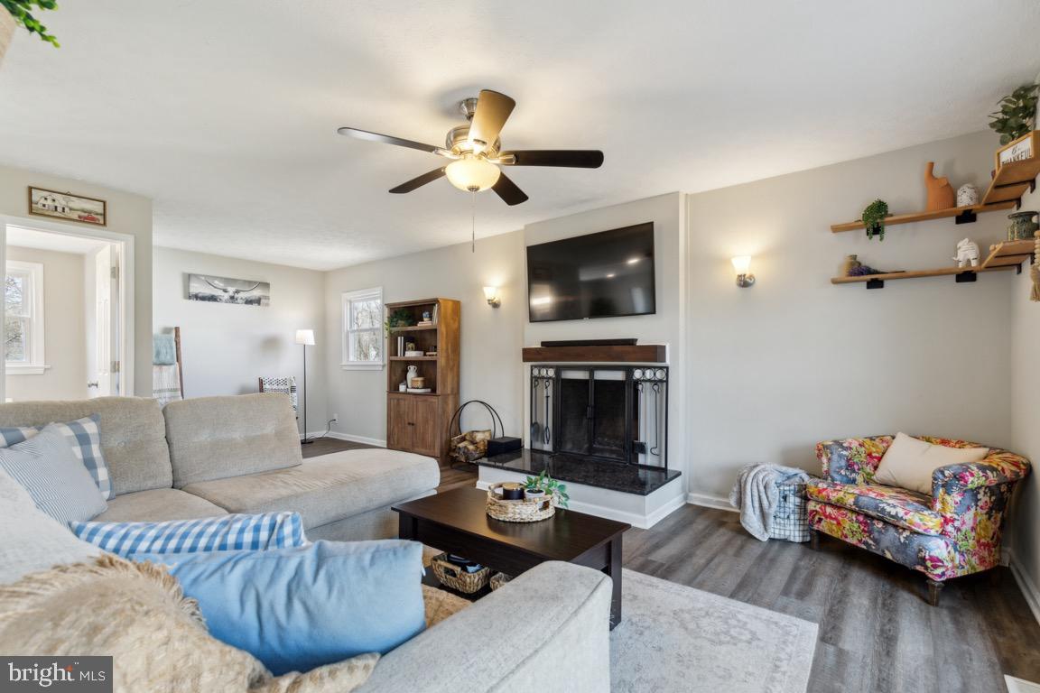 10 Lake View Ter
