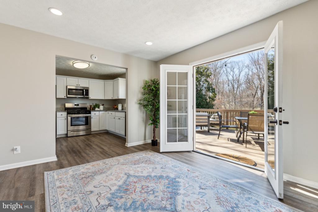 10 Lake View Ter
