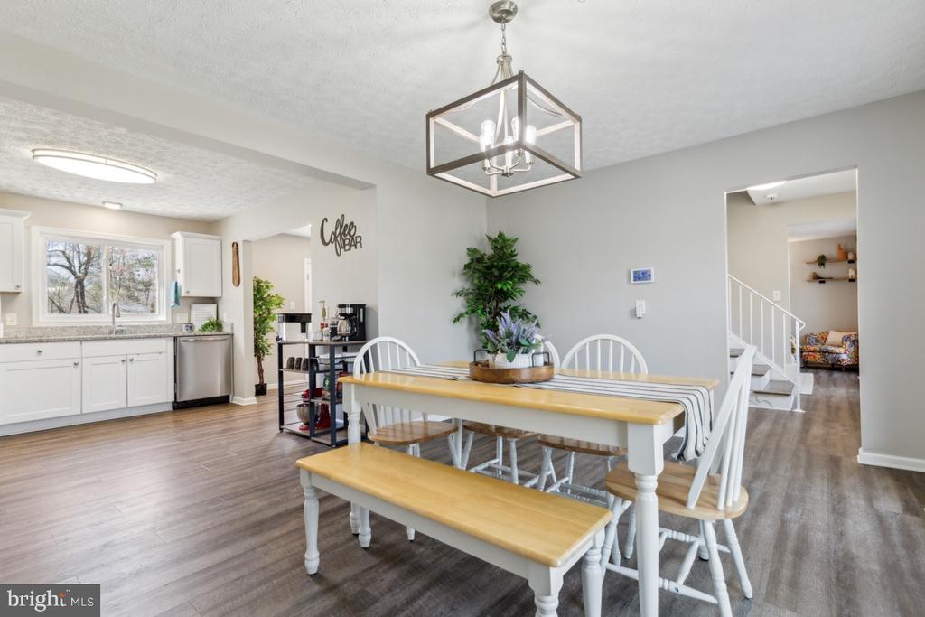 10 Lake View Ter