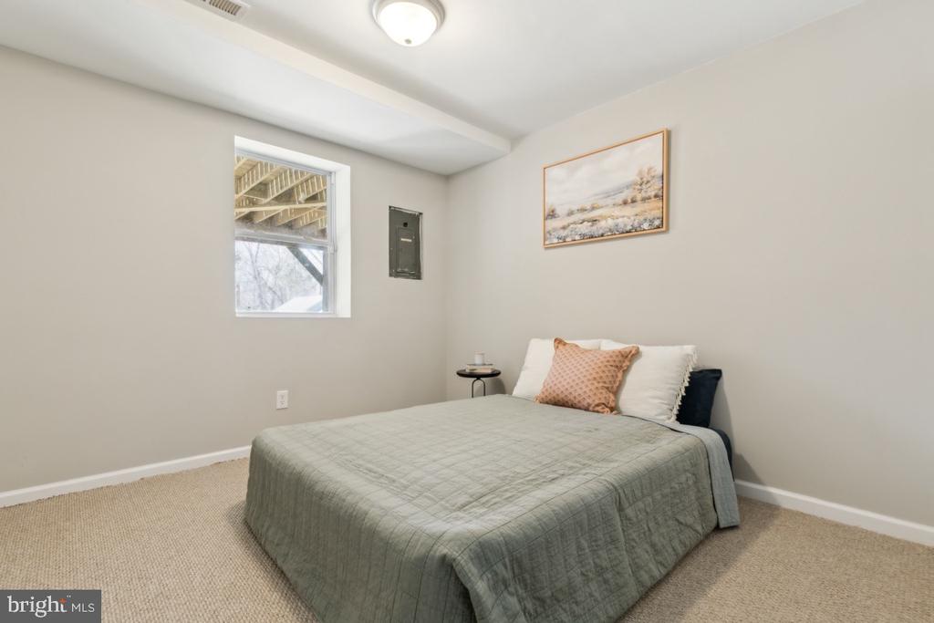 10 Lake View Ter