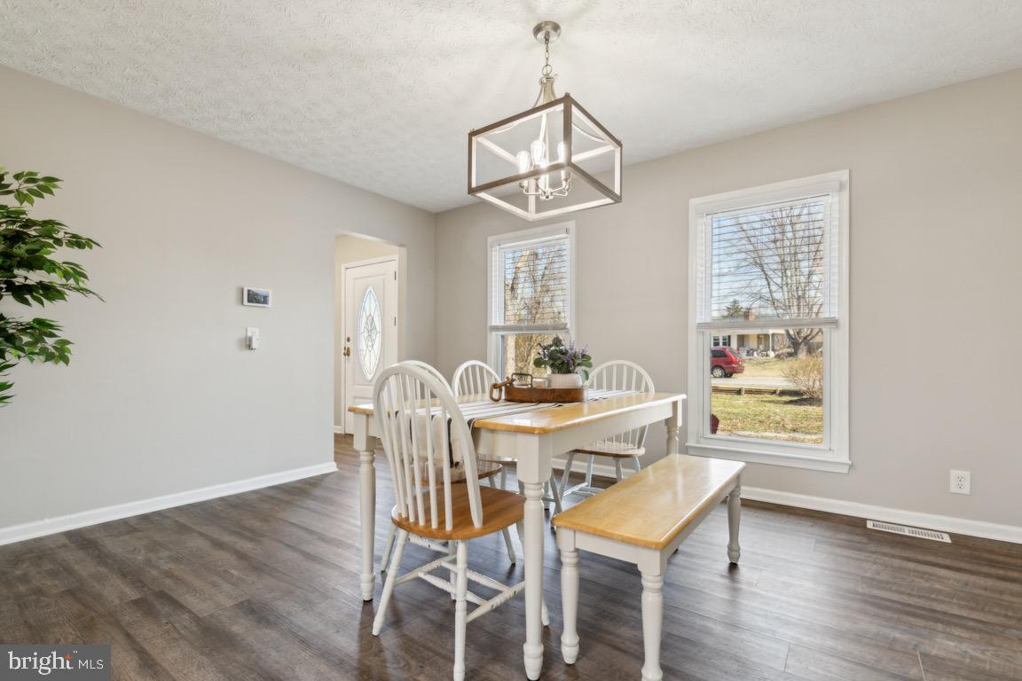 10 Lake View Ter