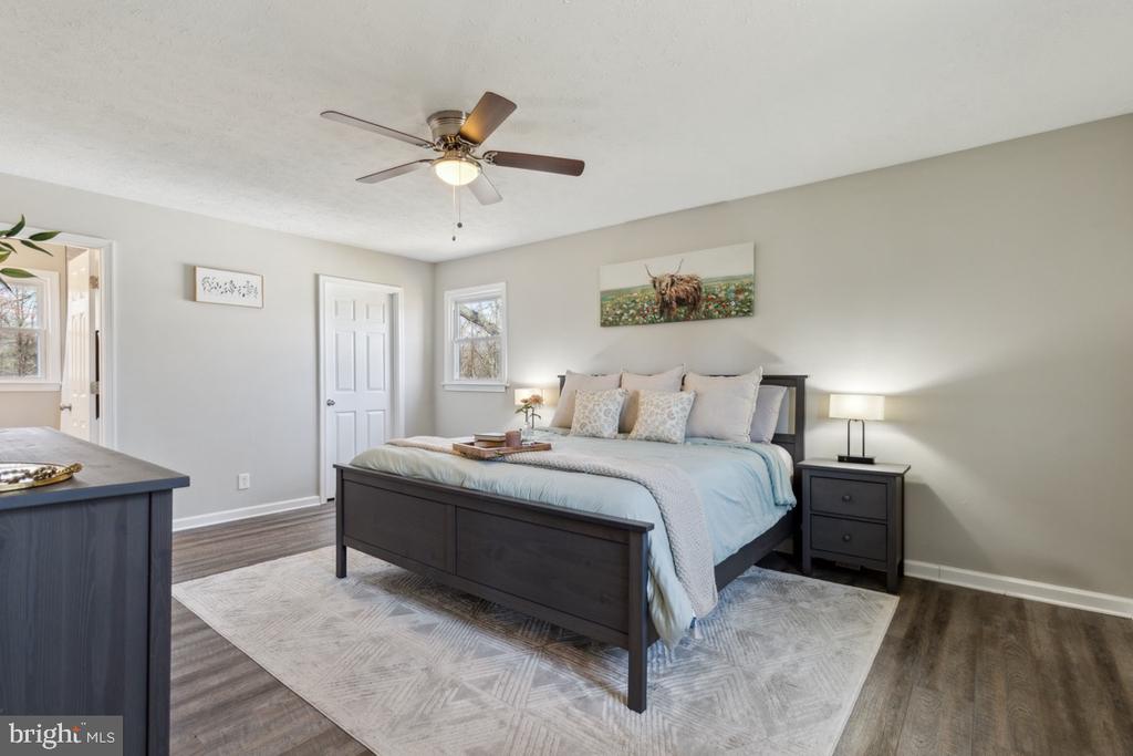10 Lake View Ter