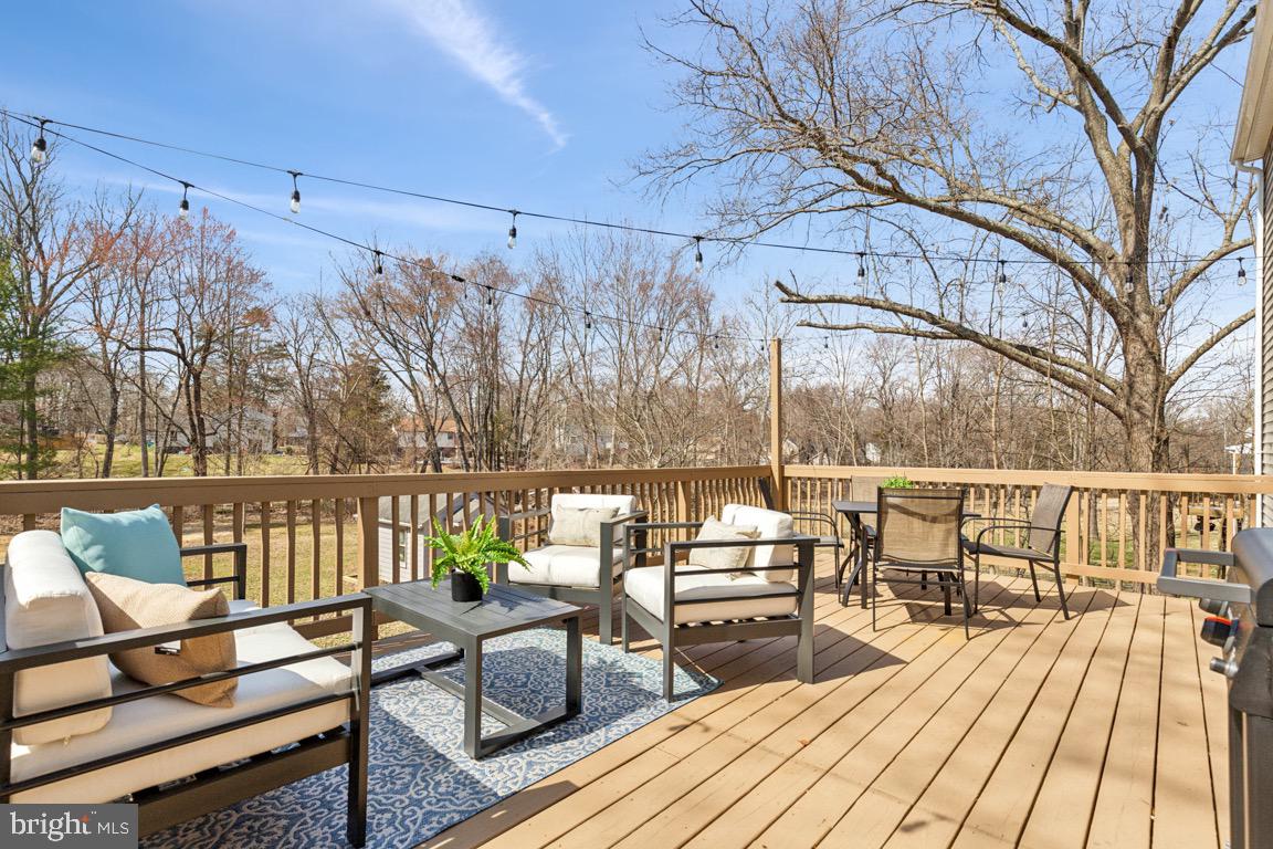 10 Lake View Ter
