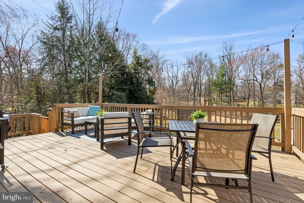 10 Lake View Ter