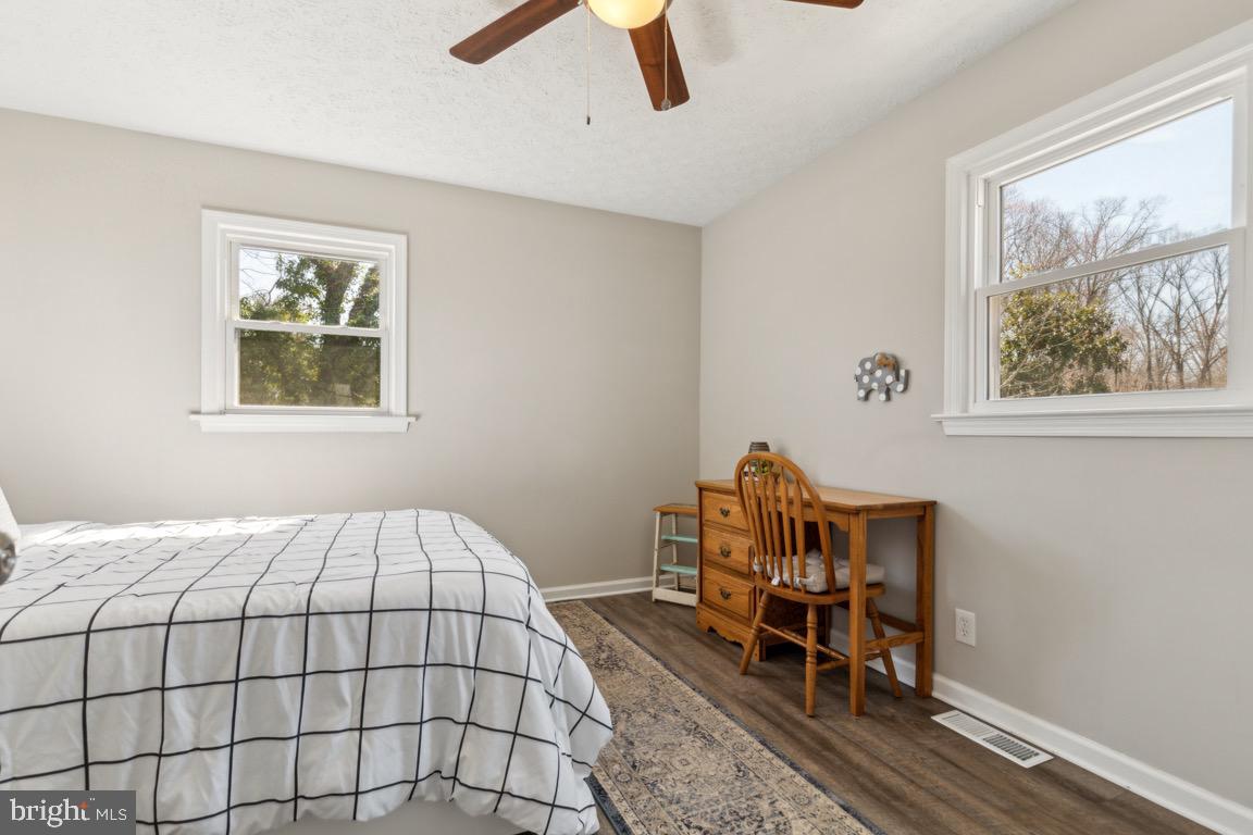 10 Lake View Ter