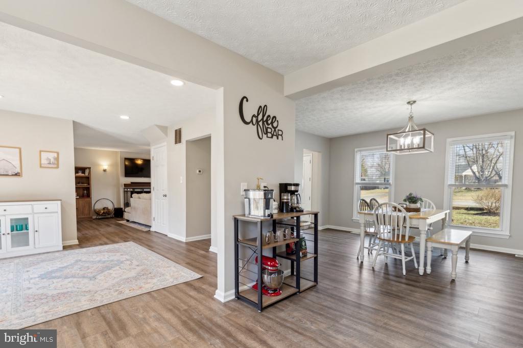10 Lake View Ter