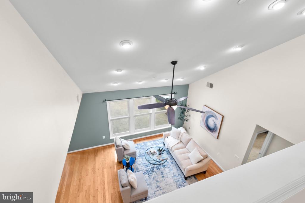 2 Carson Dr