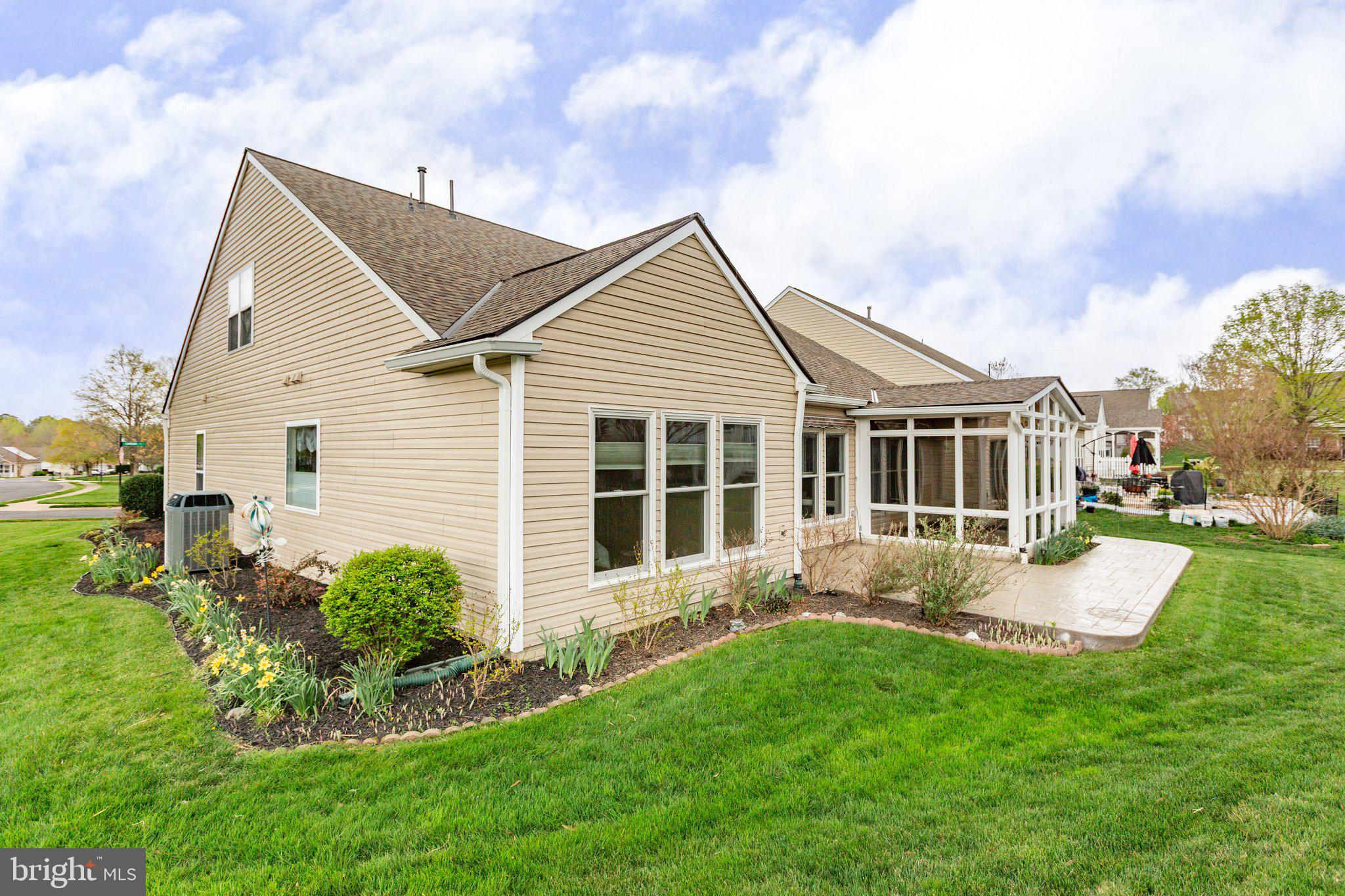 2 Carson Dr