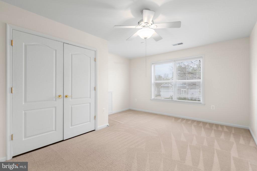 2 Carson Dr