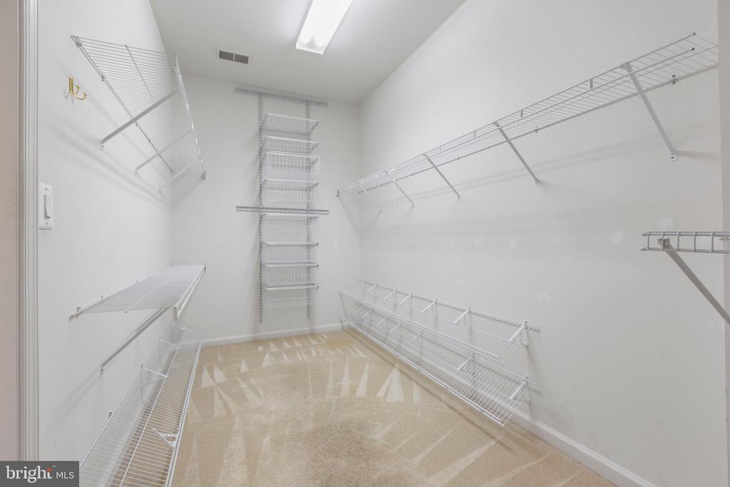 2 Carson Dr