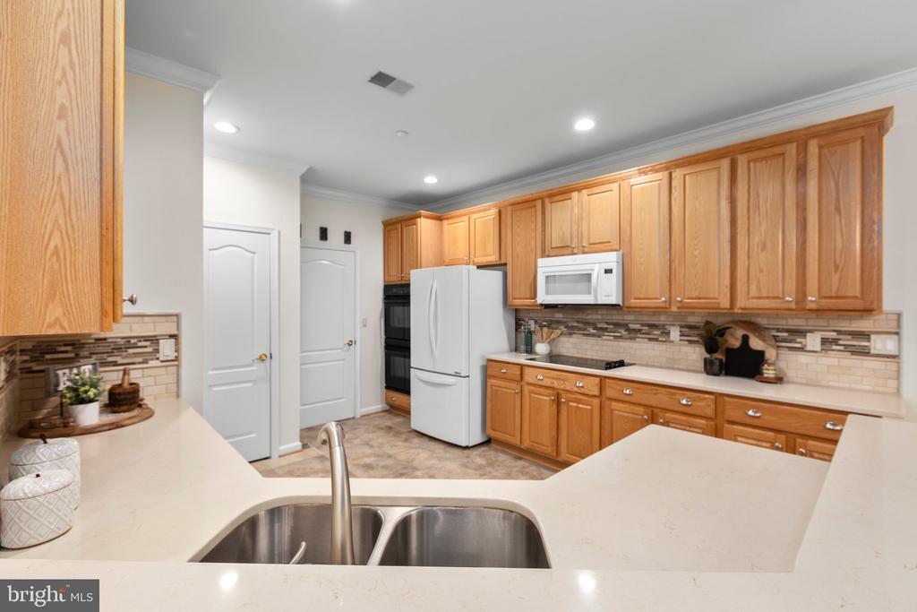 2 Carson Dr
