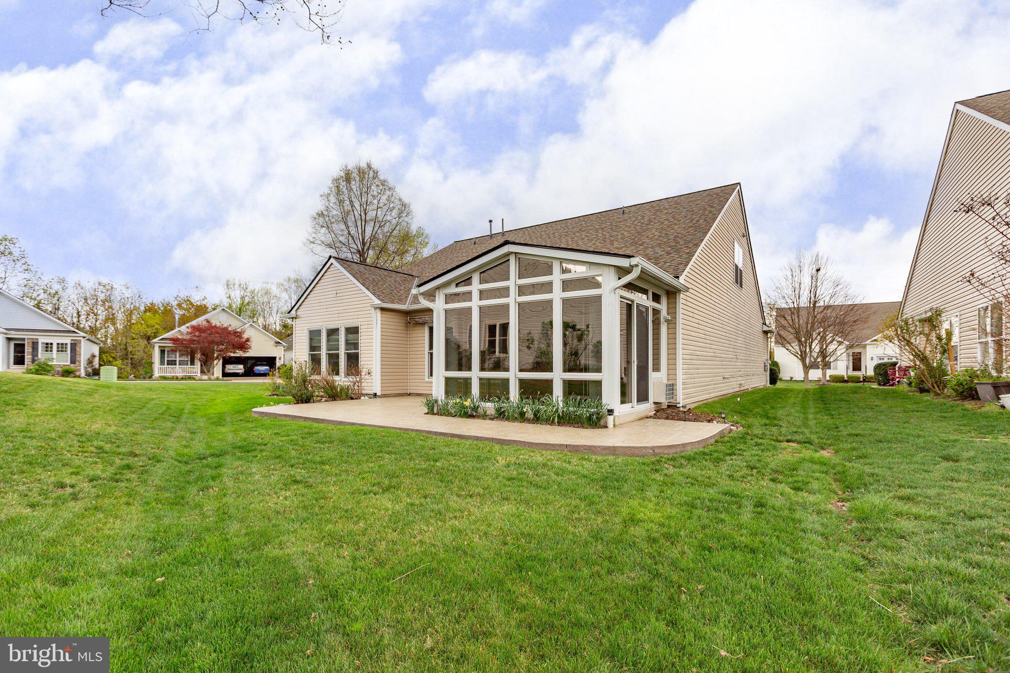 2 Carson Dr