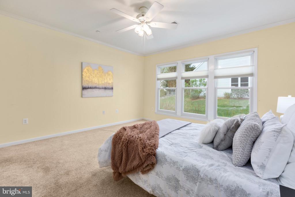 2 Carson Dr