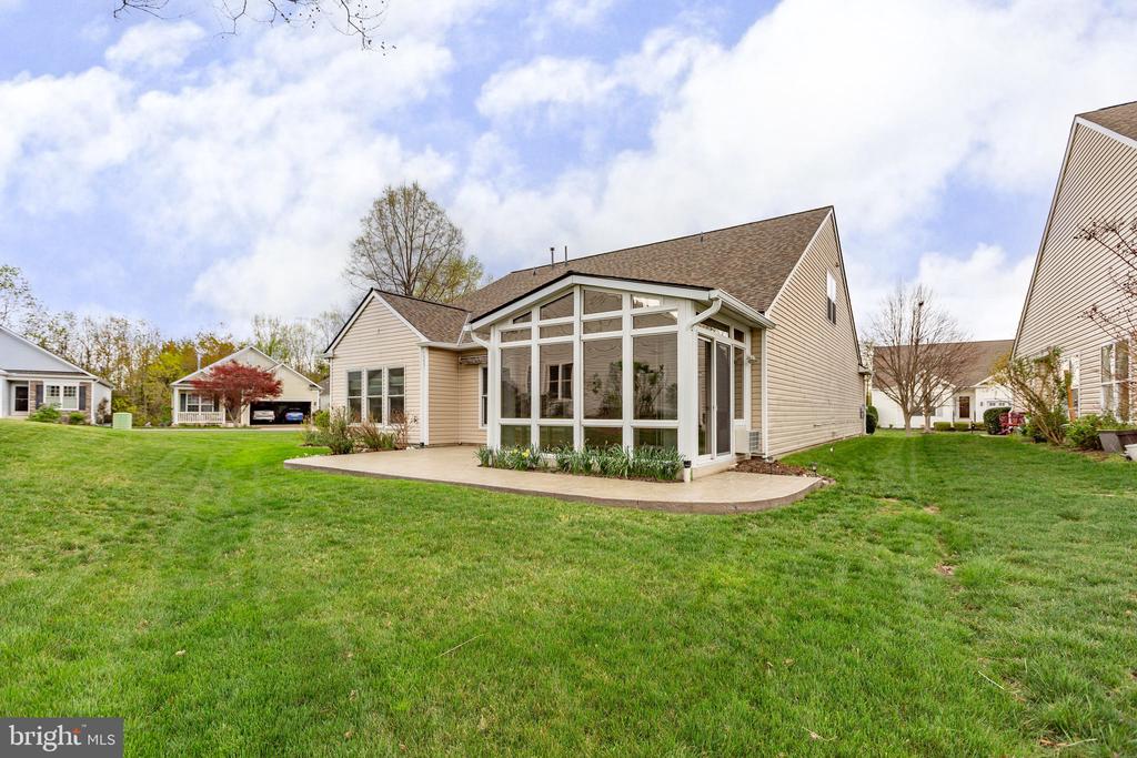 2 Carson Dr