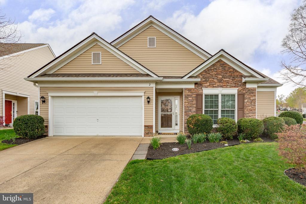 2 Carson Dr