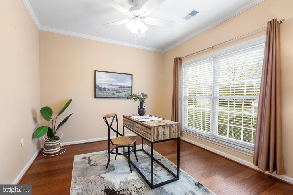 2 Carson Dr