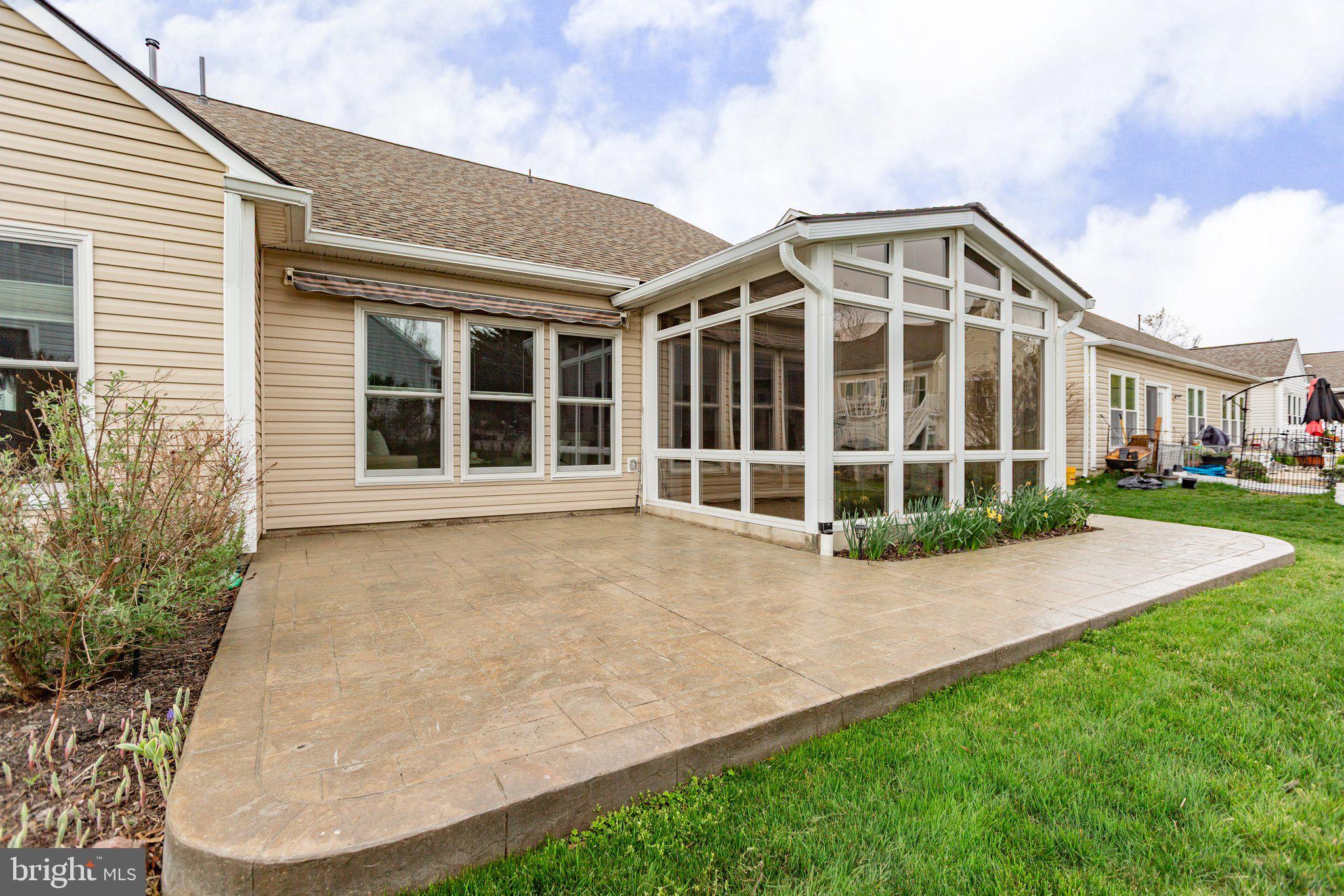 2 Carson Dr