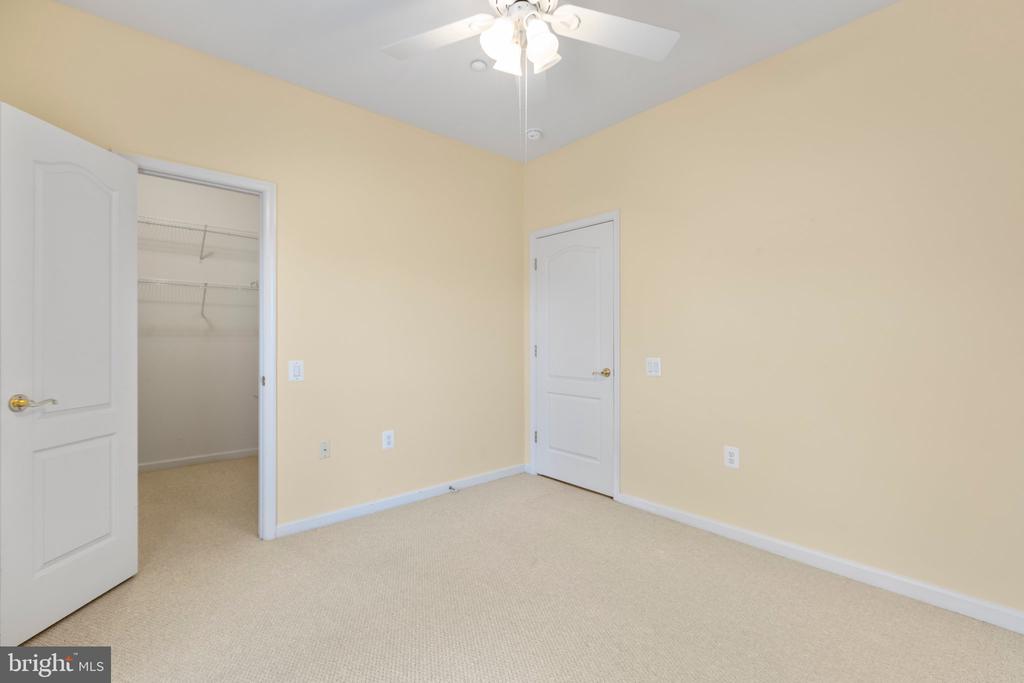 2 Carson Dr
