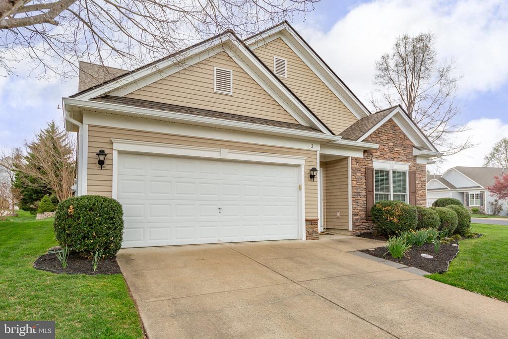 2 Carson Dr