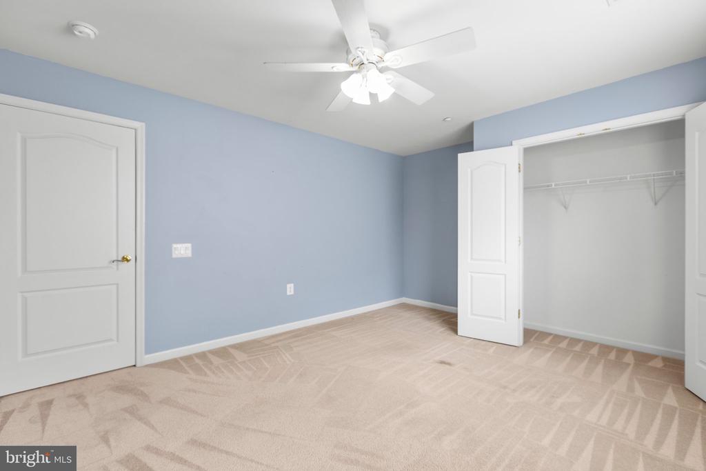 2 Carson Dr