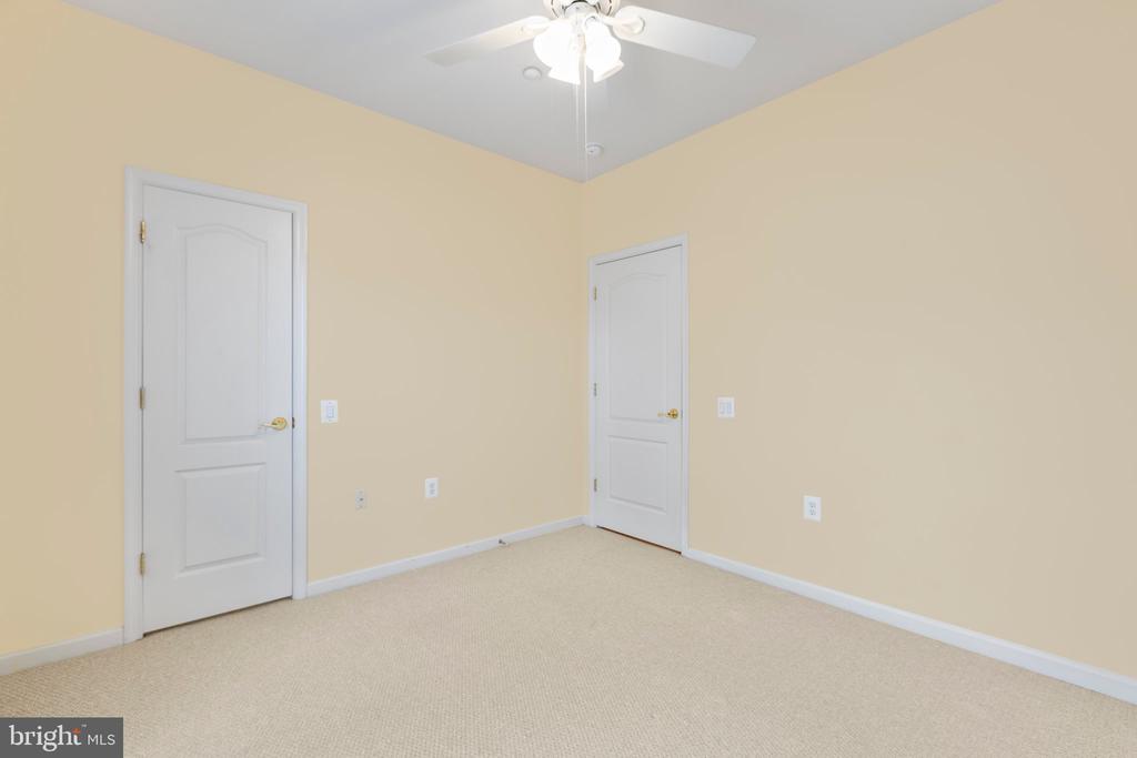 2 Carson Dr