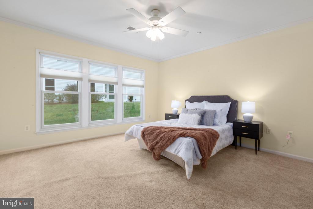 2 Carson Dr