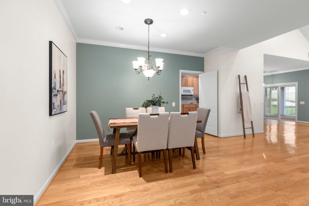 2 Carson Dr
