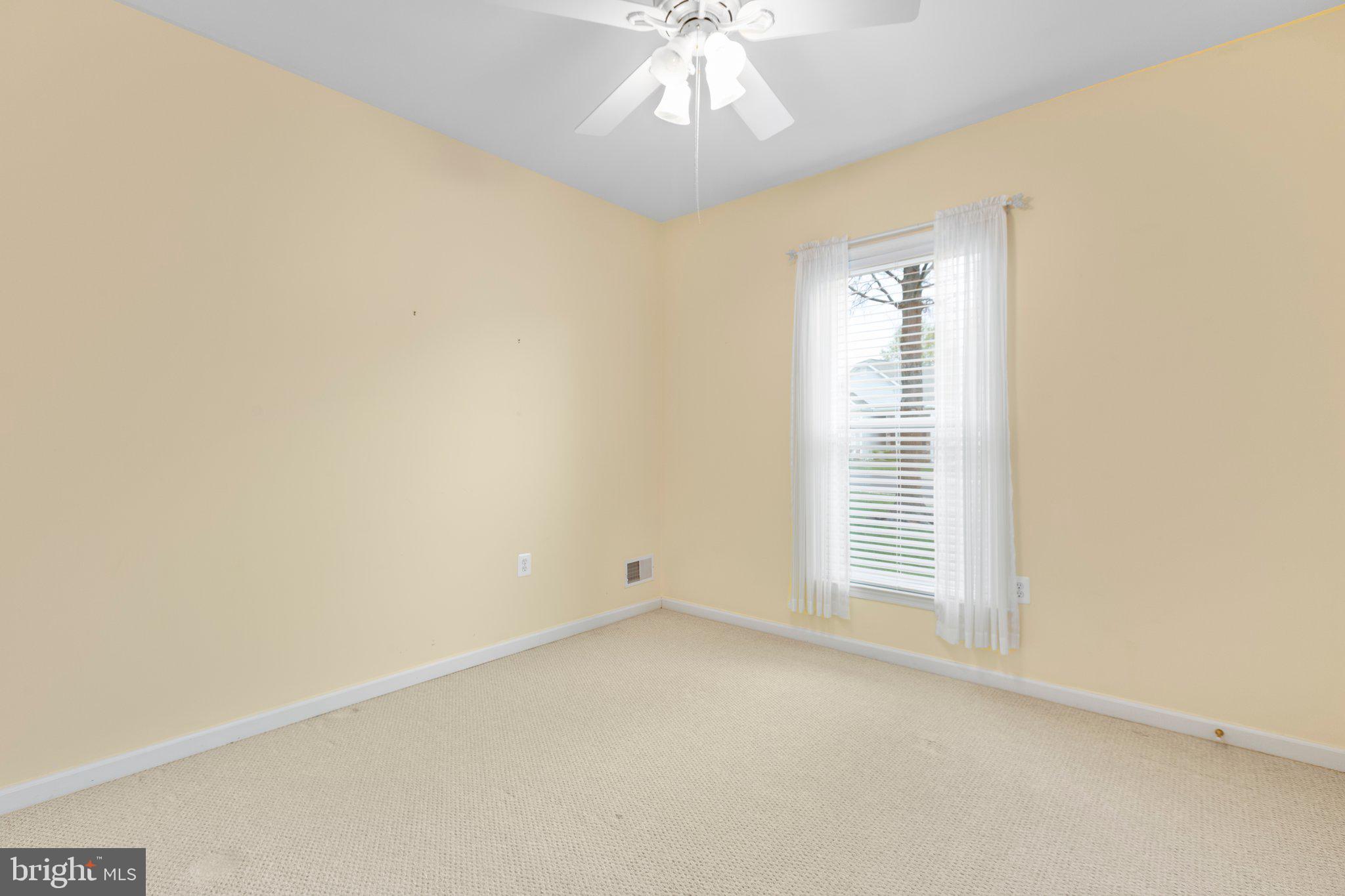 2 Carson Dr
