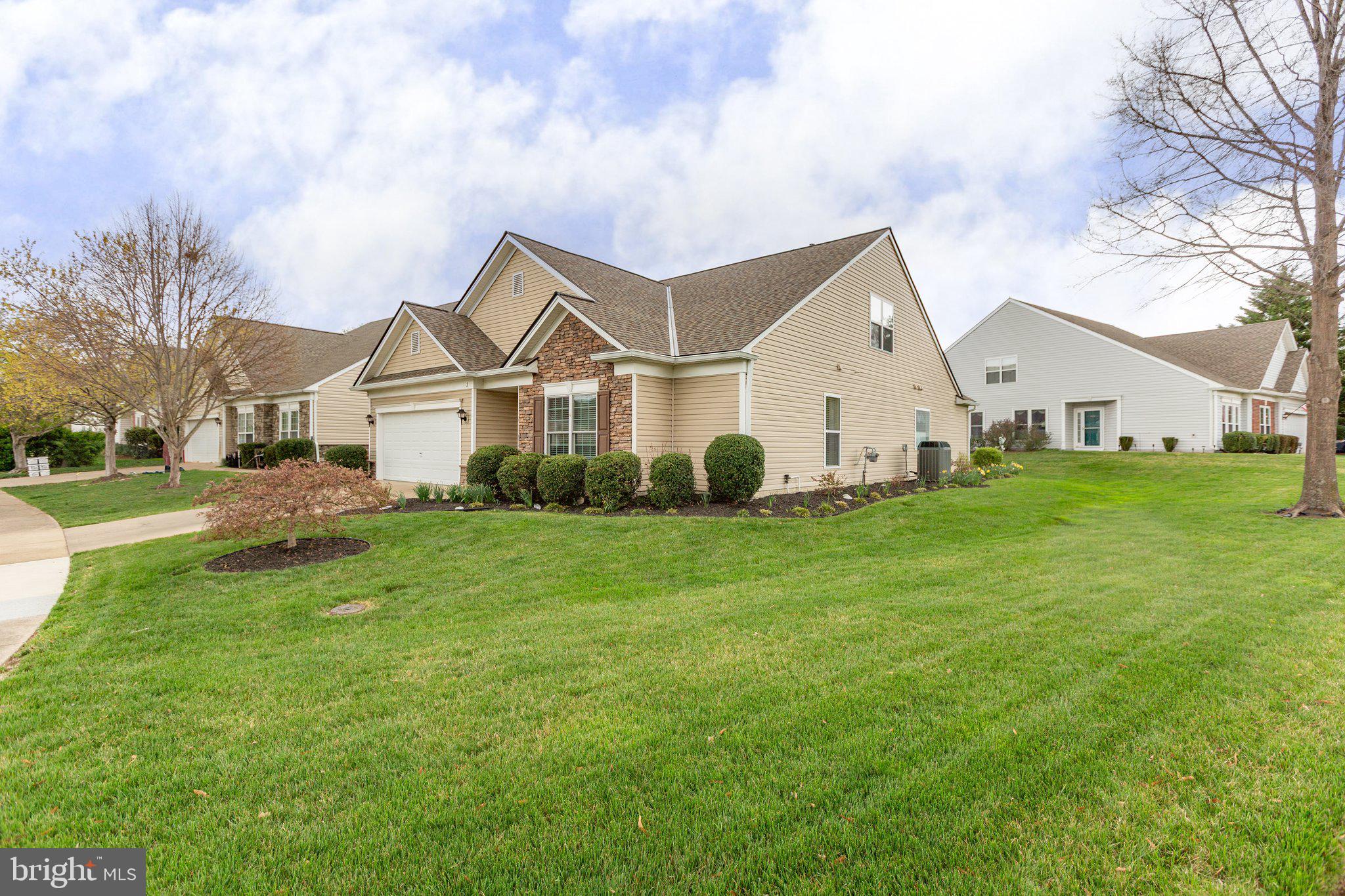 2 Carson Dr