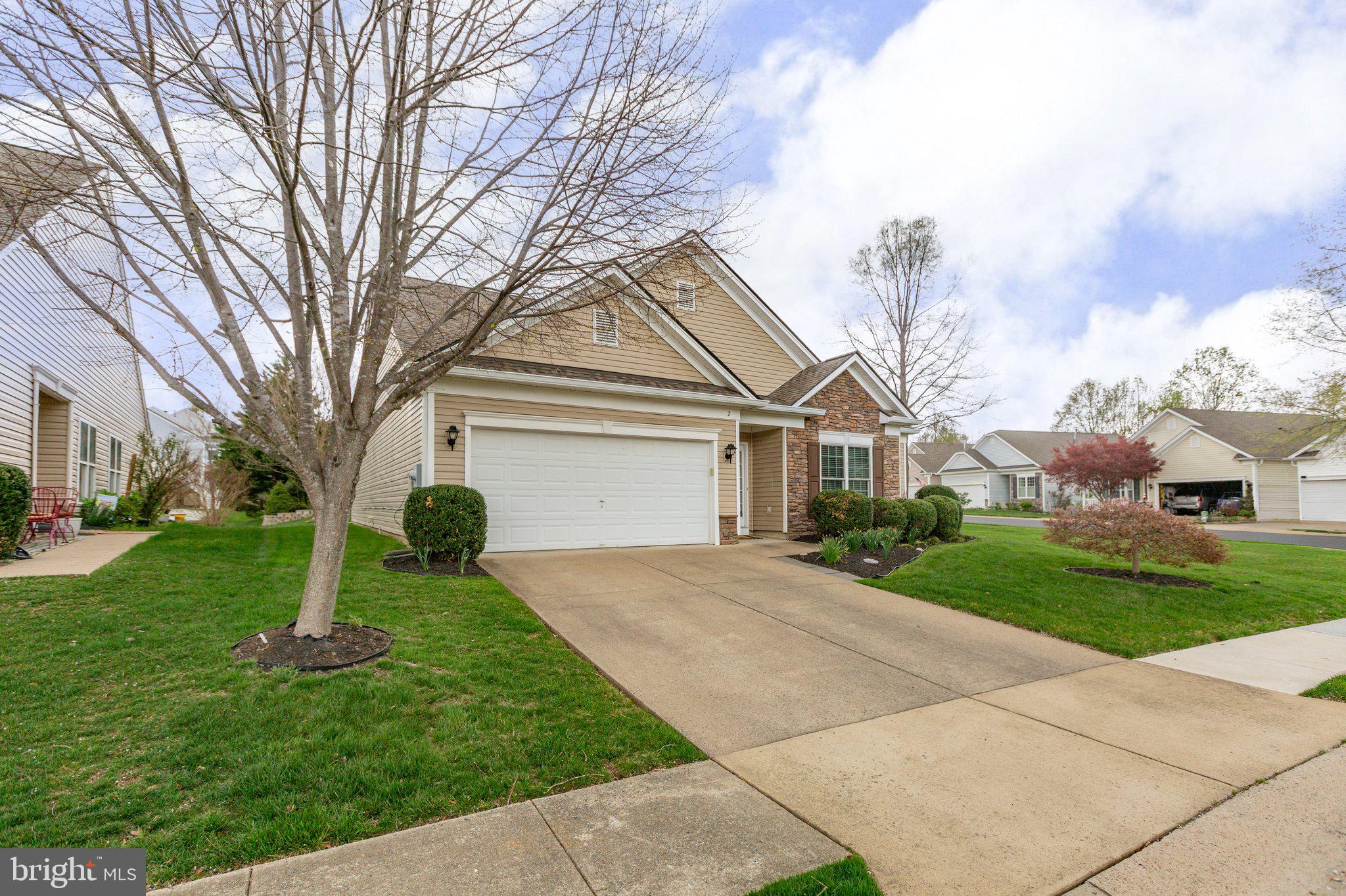 2 Carson Dr