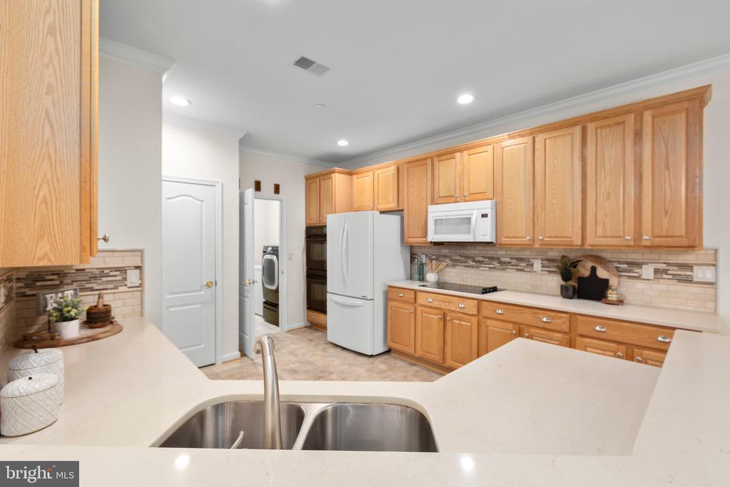 2 Carson Dr