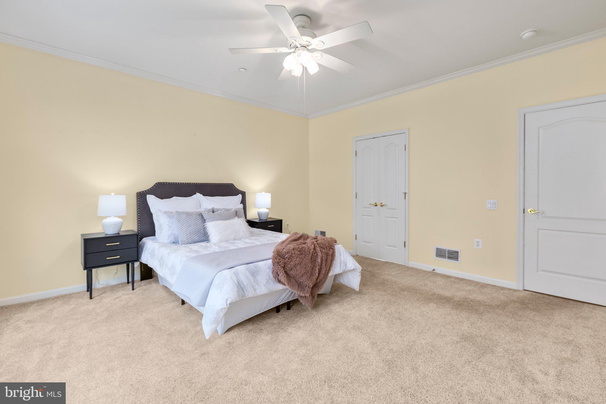 2 Carson Dr