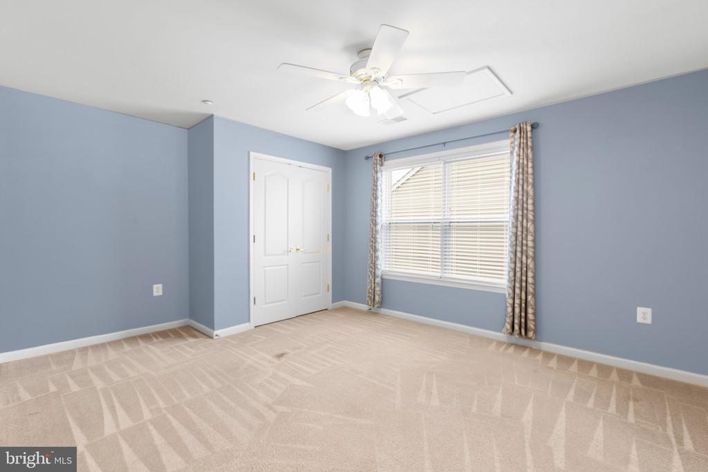 2 Carson Dr