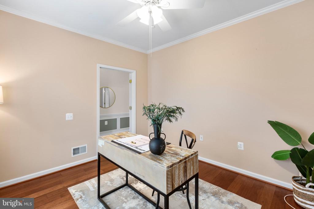 2 Carson Dr