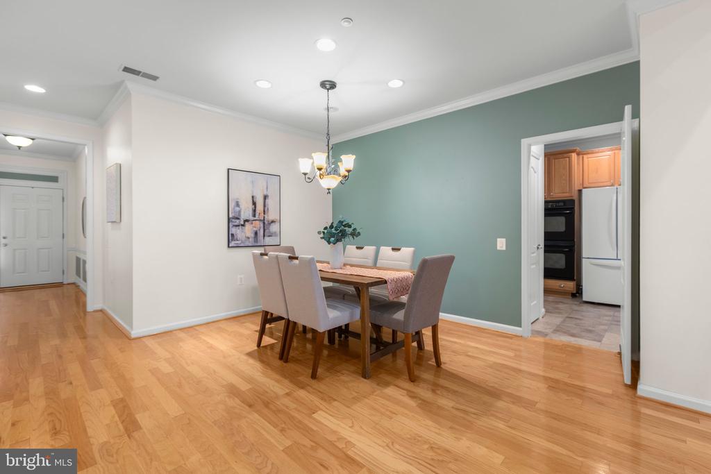 2 Carson Dr