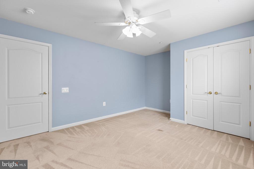2 Carson Dr