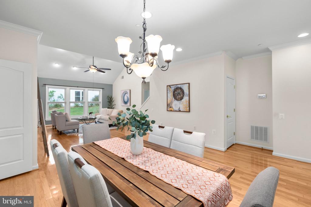 2 Carson Dr