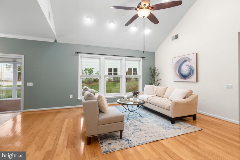 2 Carson Dr