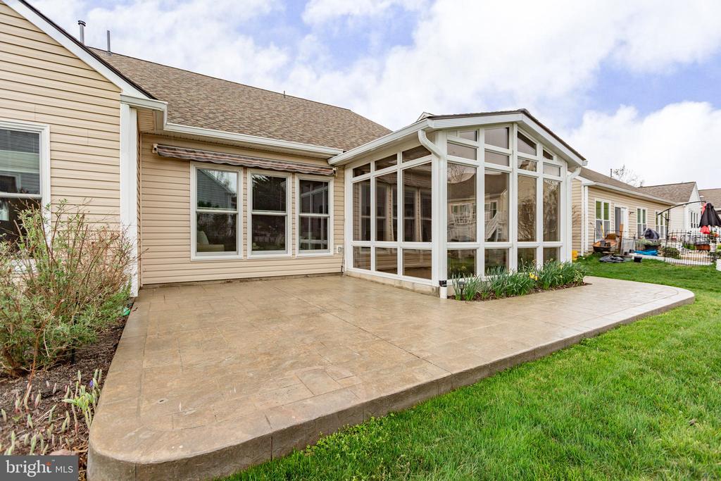 2 Carson Dr