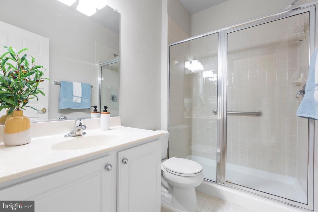 2 Carson Dr