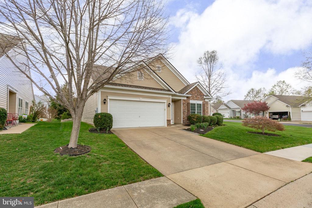 2 Carson Dr