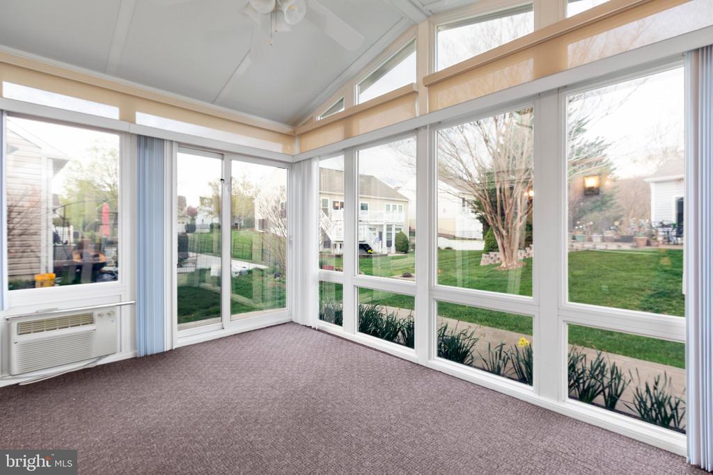 2 Carson Dr