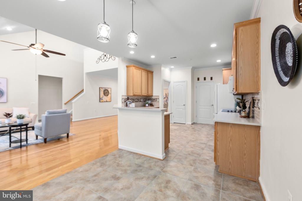 2 Carson Dr