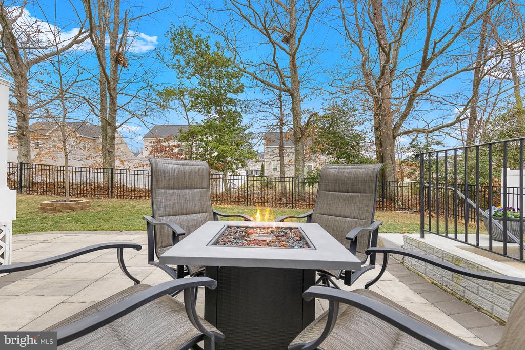 47 Shermans Ridge Rd