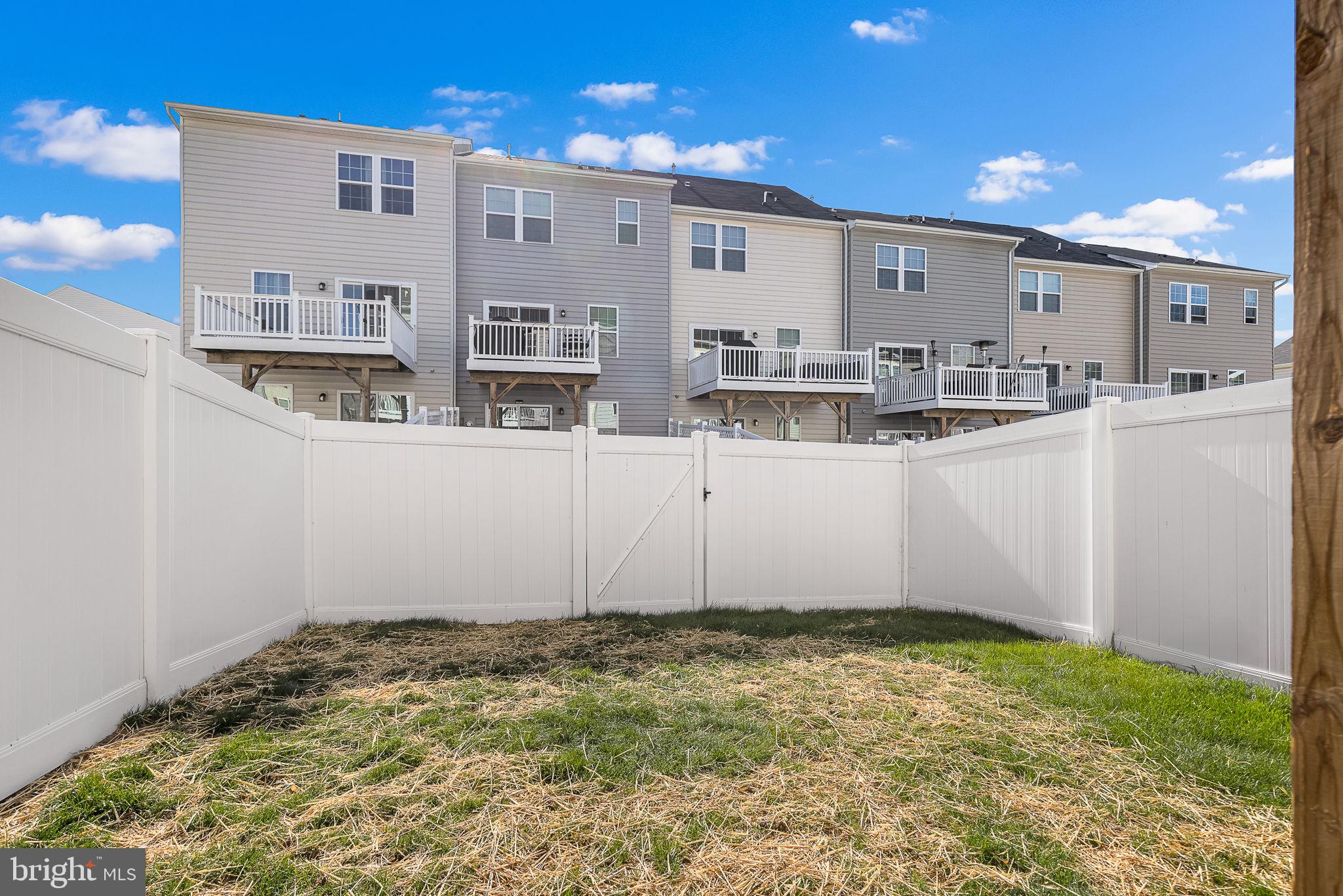 511 Landing Dr