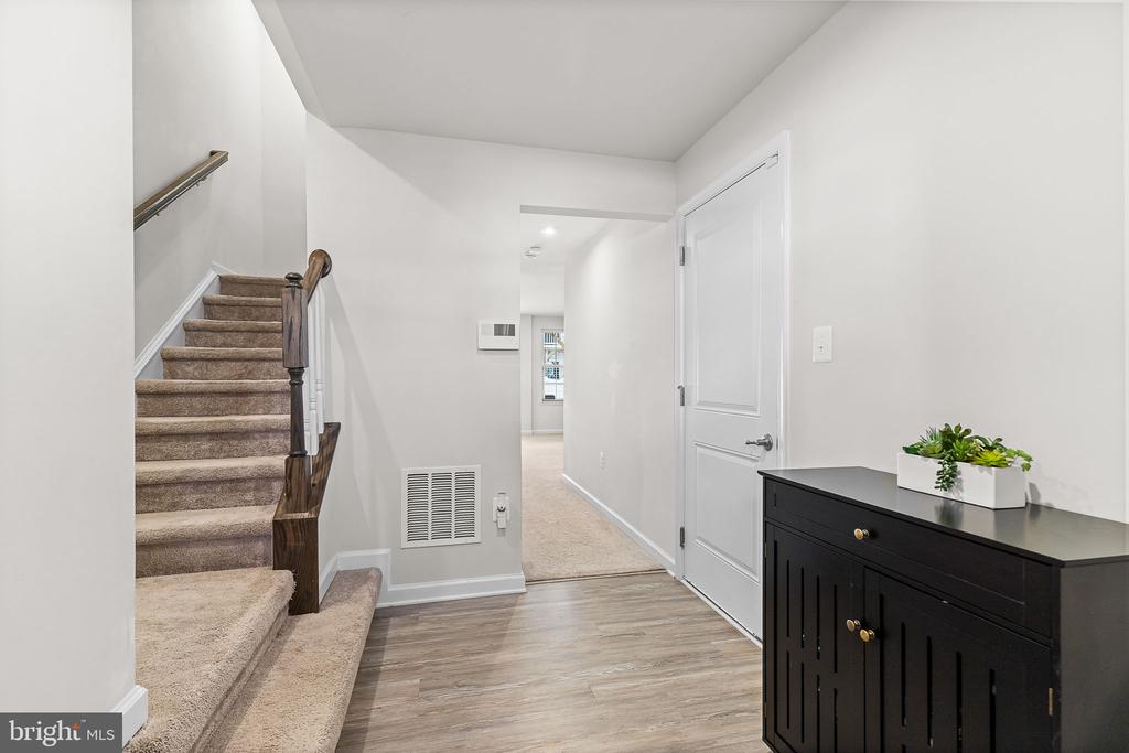 511 Landing Dr