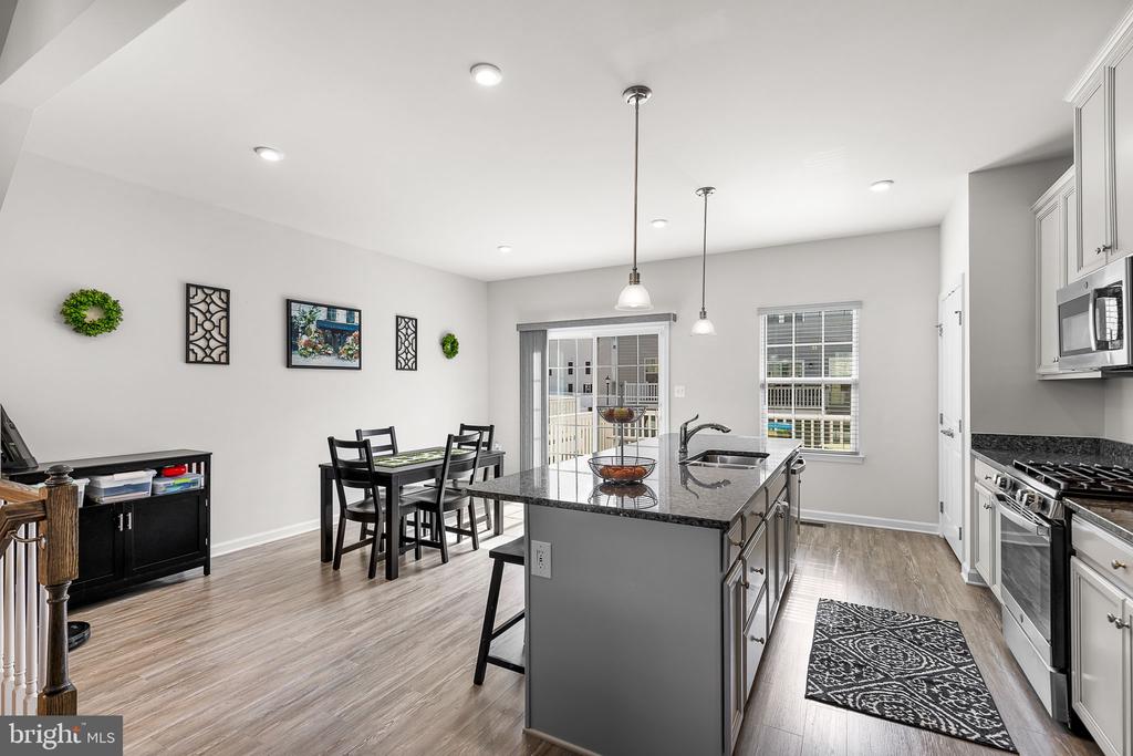 511 Landing Dr