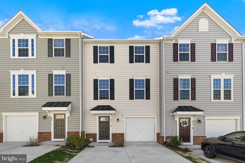 511 Landing Dr