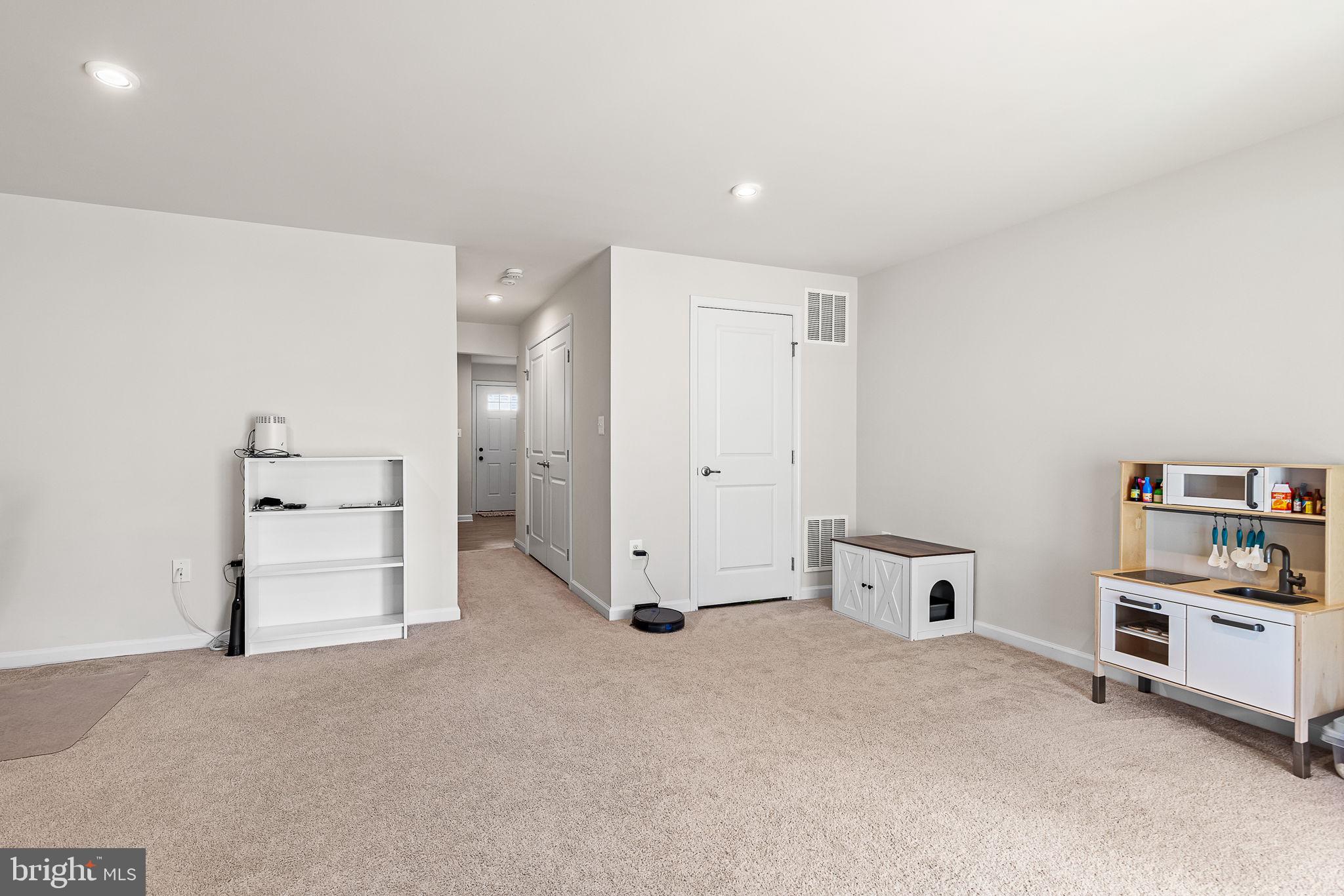 511 Landing Dr