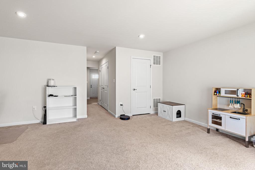 511 Landing Dr